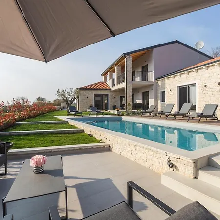 Harmony Villa Mofardini